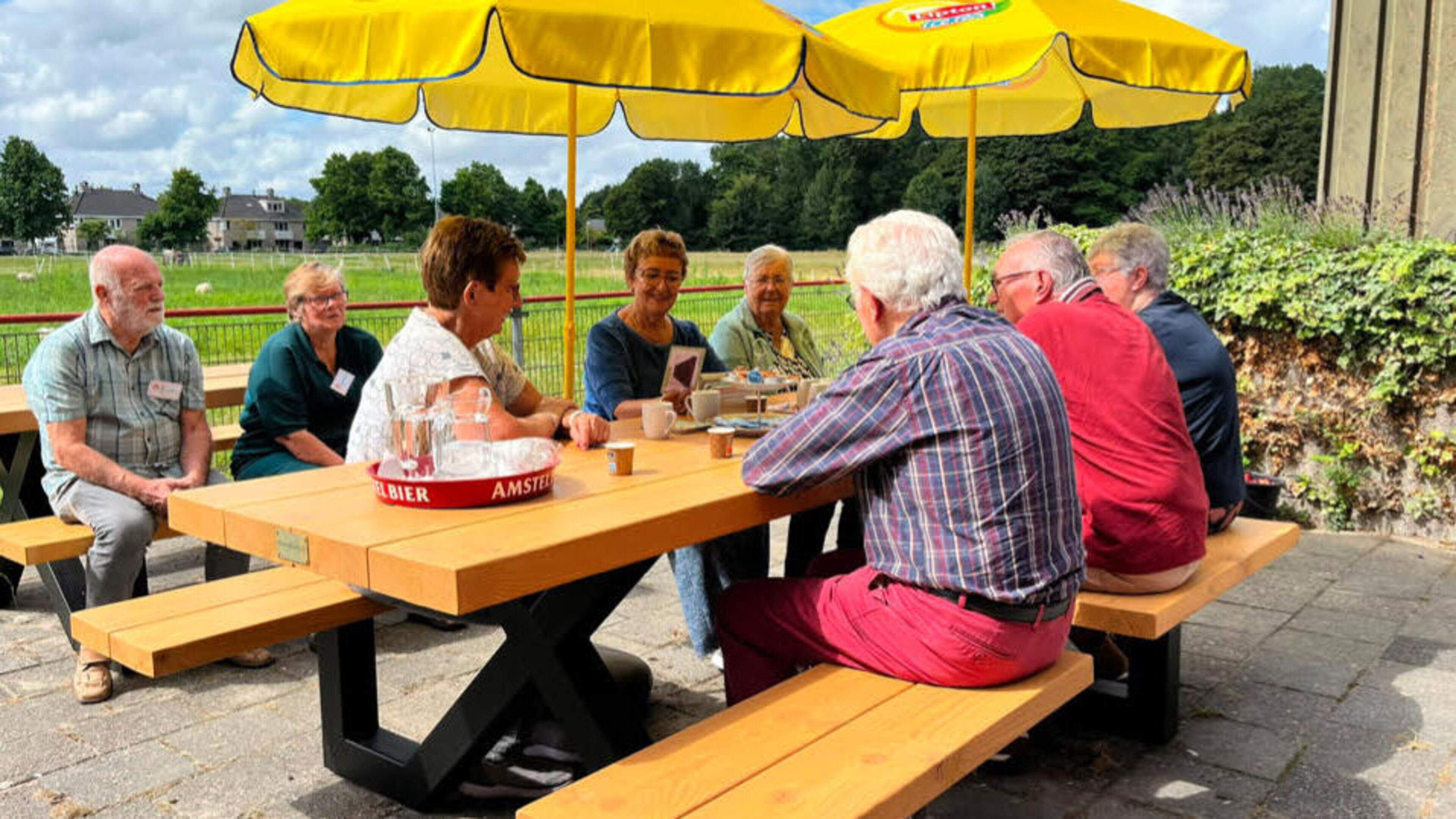 Odensehuis Dronten neemt zonneterras in gebruik