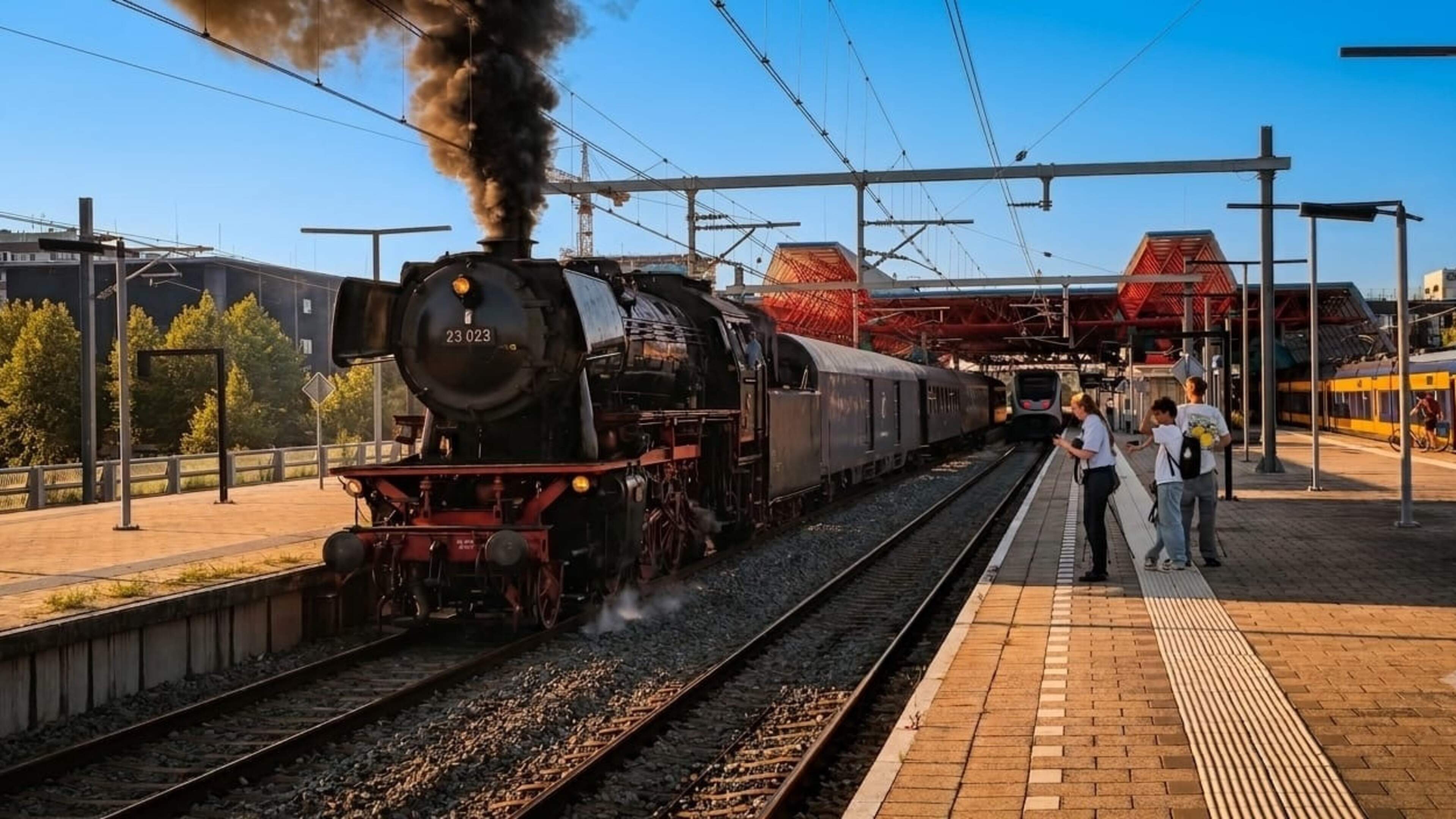 Bijzondere trein doet Lelystad aan