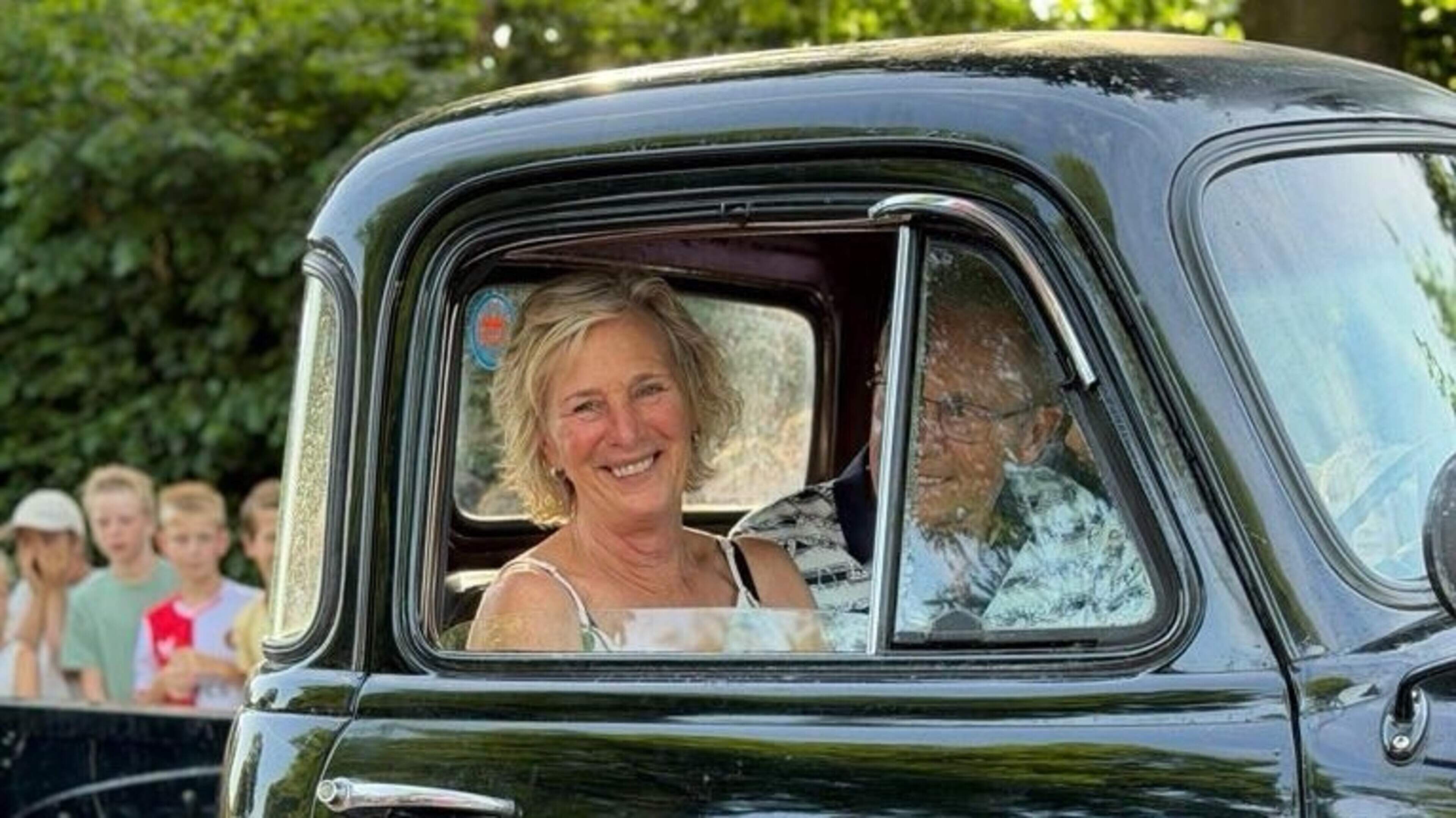 Juf Aly Steenbergen van De Floreant in Luttelgeest na 48 jaar met pensioen