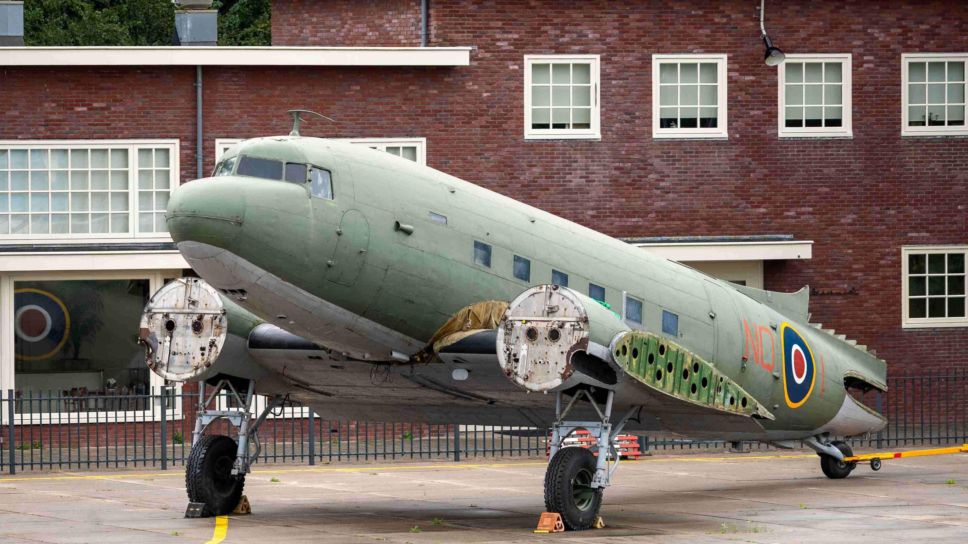 Dakota na zestien jaar terug in Lelystad: iconisch vliegtuig keert terug naar Aviodrome